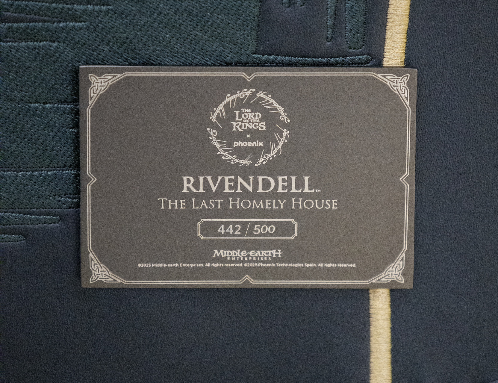 silla gaming Monarch The Lord Of The Rings Rivendell dettalle placa limitada
